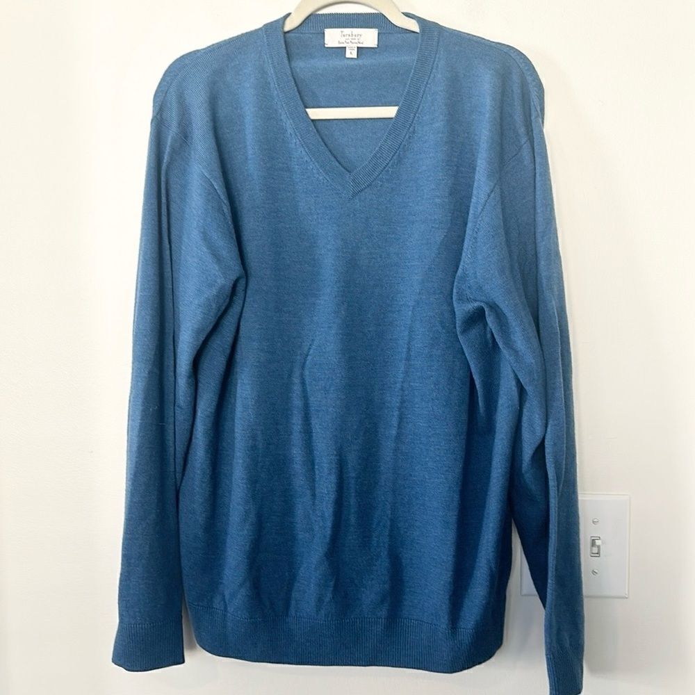Turnbury Men’s V-neck Merino Wool Sweater L